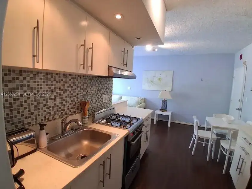 1555 Pennsylvania Ave # 203, Miami Beach FL 33139 photo 5