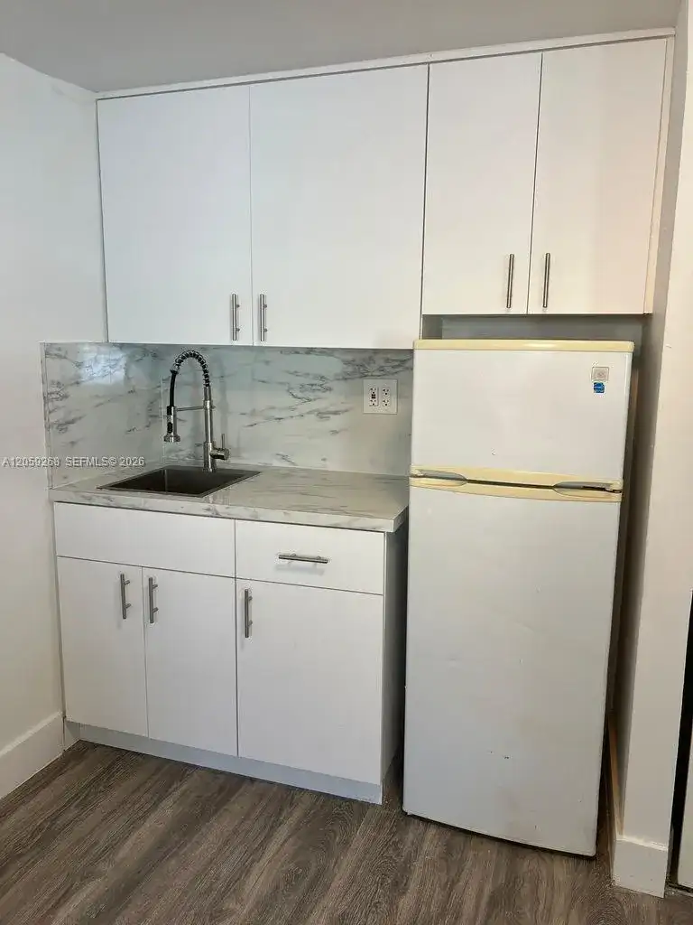 1999 NW 2nd St # 2, Miami FL 33125 photo 2