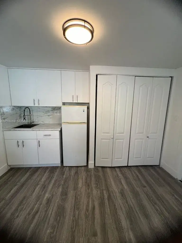 1999 NW 2nd St # 2, Miami FL 33125 photo 4