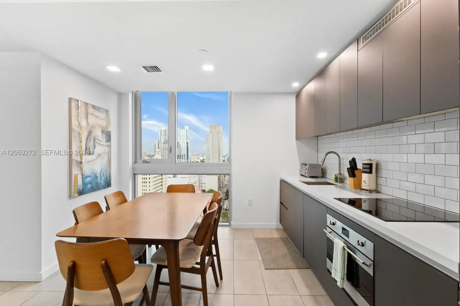 227 NE 2nd St # 2202, Miami FL 33132 photo 4