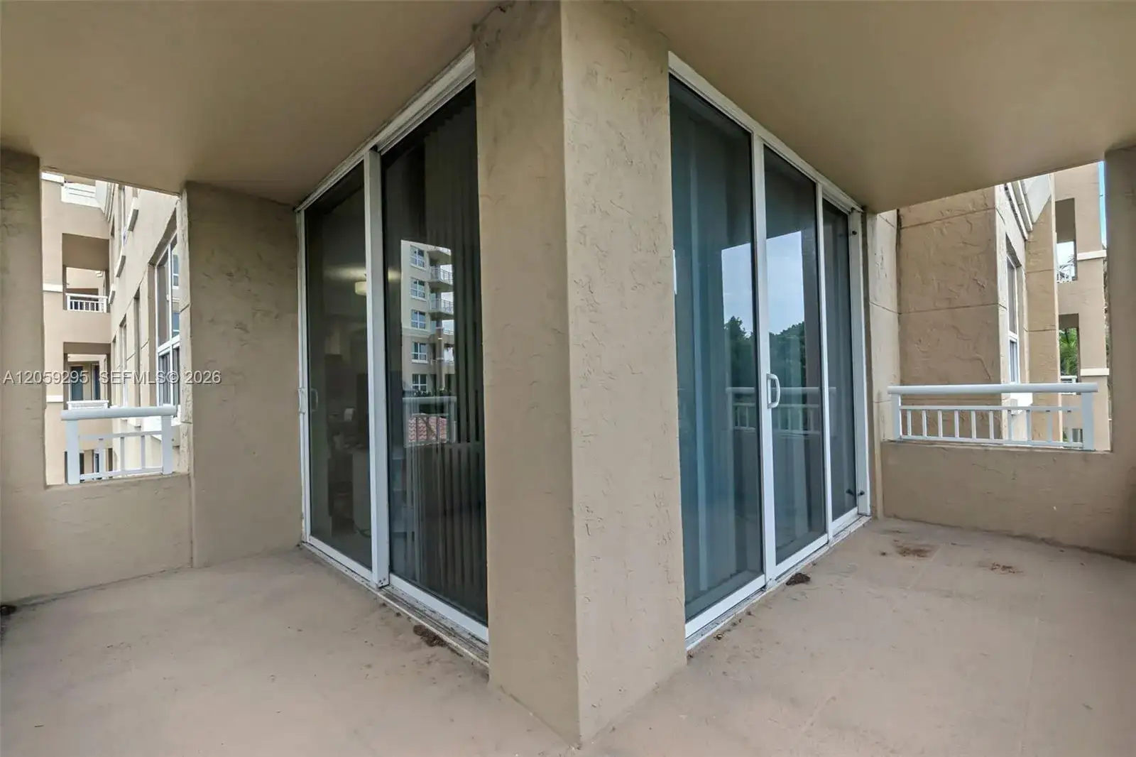 19501 W Country Club Dr # 309, Aventura FL 33180 photo 2
