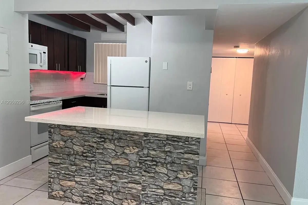8870 Fontainebleau Blvd # 309, Miami FL 33172