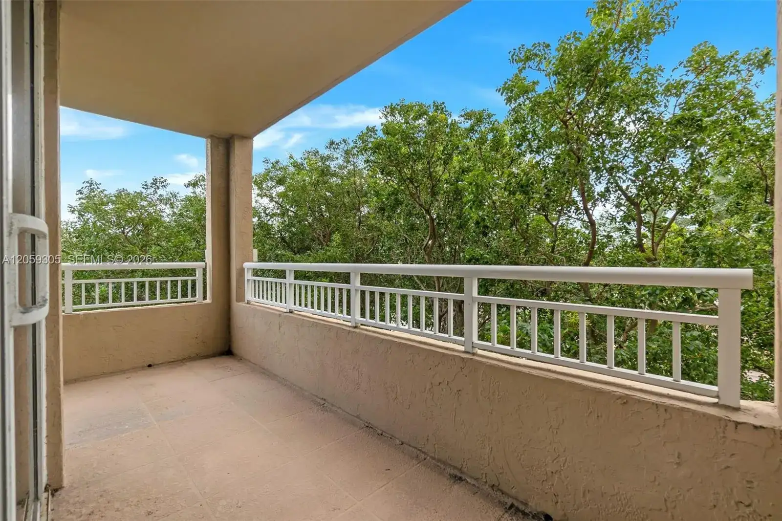 19501 W Country Club Dr # 309, Aventura FL 33180 photo 3