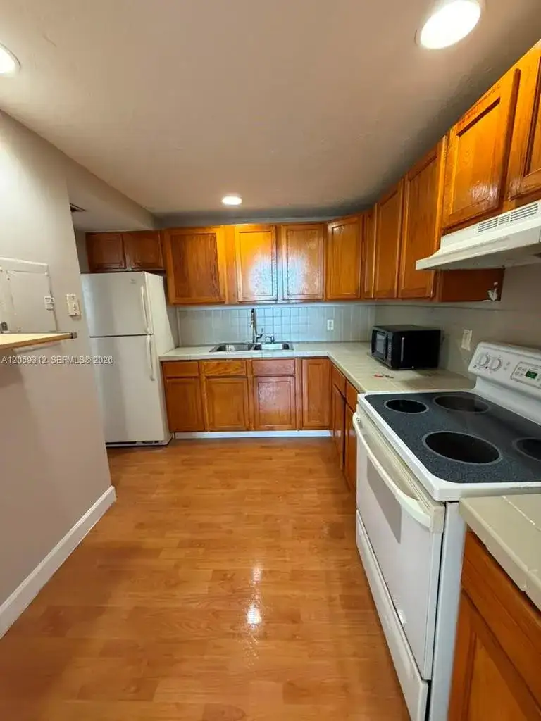 2025 NE 164th St # 1006, North Miami Beach FL 33162 photo 2