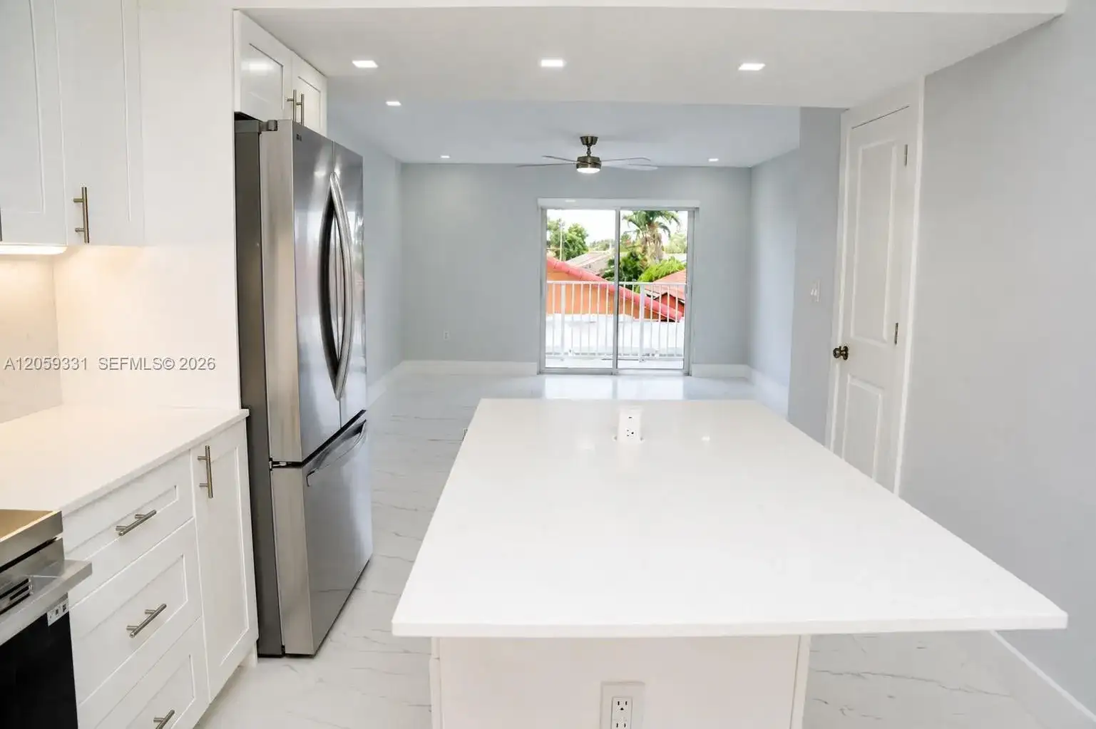 2750 W 76th St # 203, Hialeah FL 33016 photo 2
