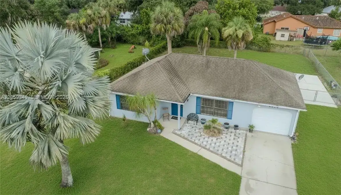 4016 E Sunflower Circle, La Belle FL 33935 photo 2