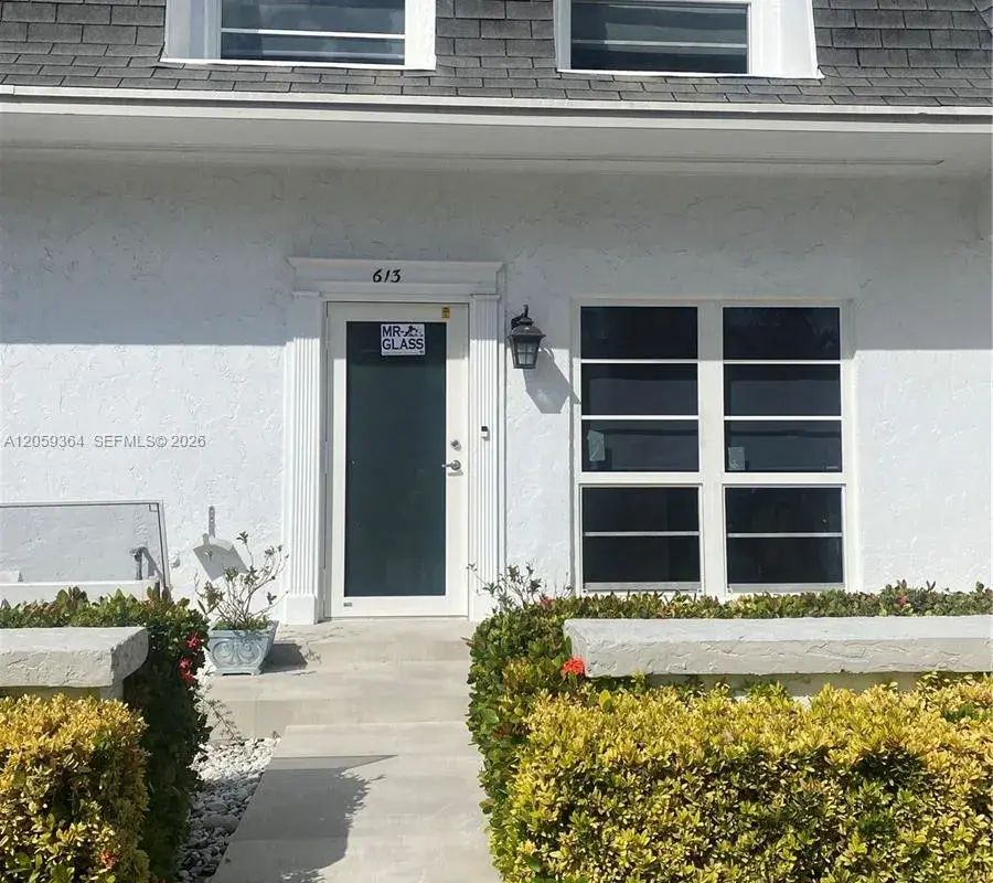 613 NE 26th Ave # 613, Hallandale Beach FL 33009