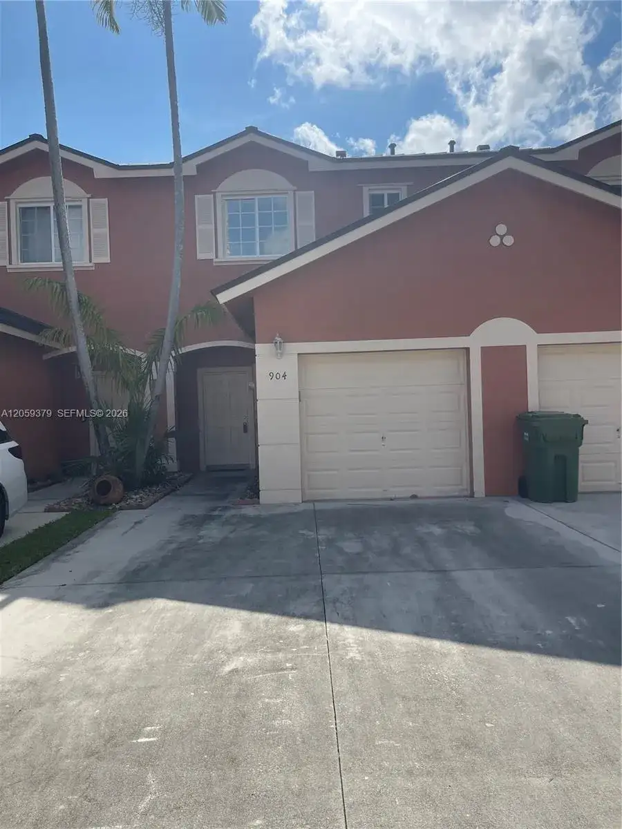 904 NW 100th Ave, Pembroke Pines FL 33024 photo 3