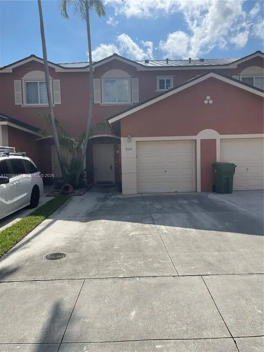 904 NW 100th Ave, Pembroke Pines FL 33024 photo 5