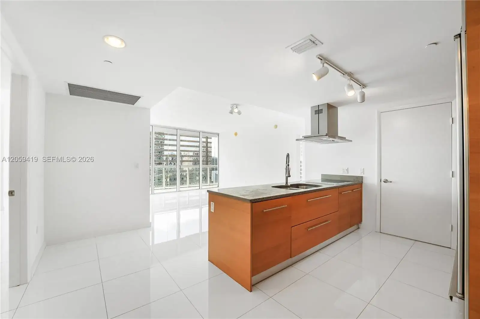495 Brickell Ave # 3311, Miami FL 33131 photo 2