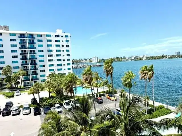 7501 E Treasure Dr # 5H, North Bay Village FL 33141