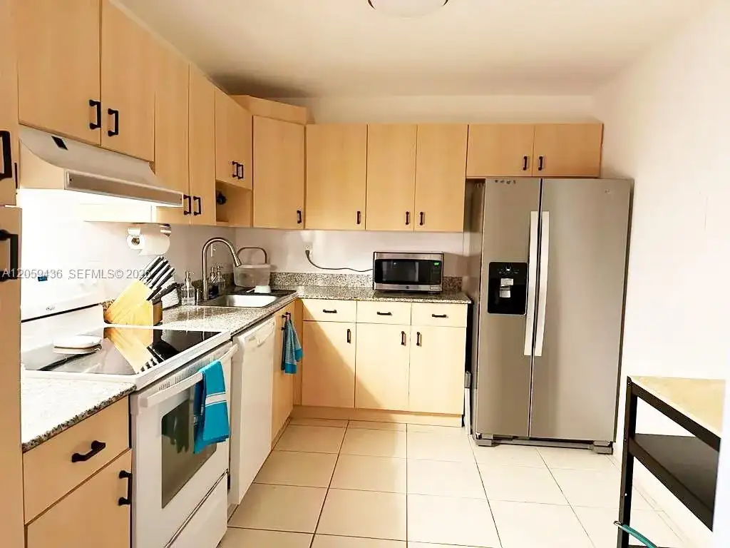 1420 Brickell Bay Dr # 1604B, Miami FL 33131 photo 4