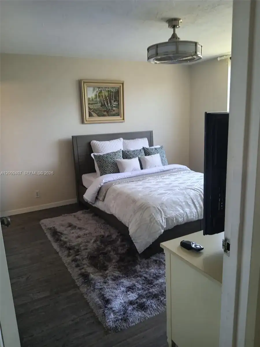 2821 Somerset Dr # 312, Lauderdale Lakes FL 33311 photo 3
