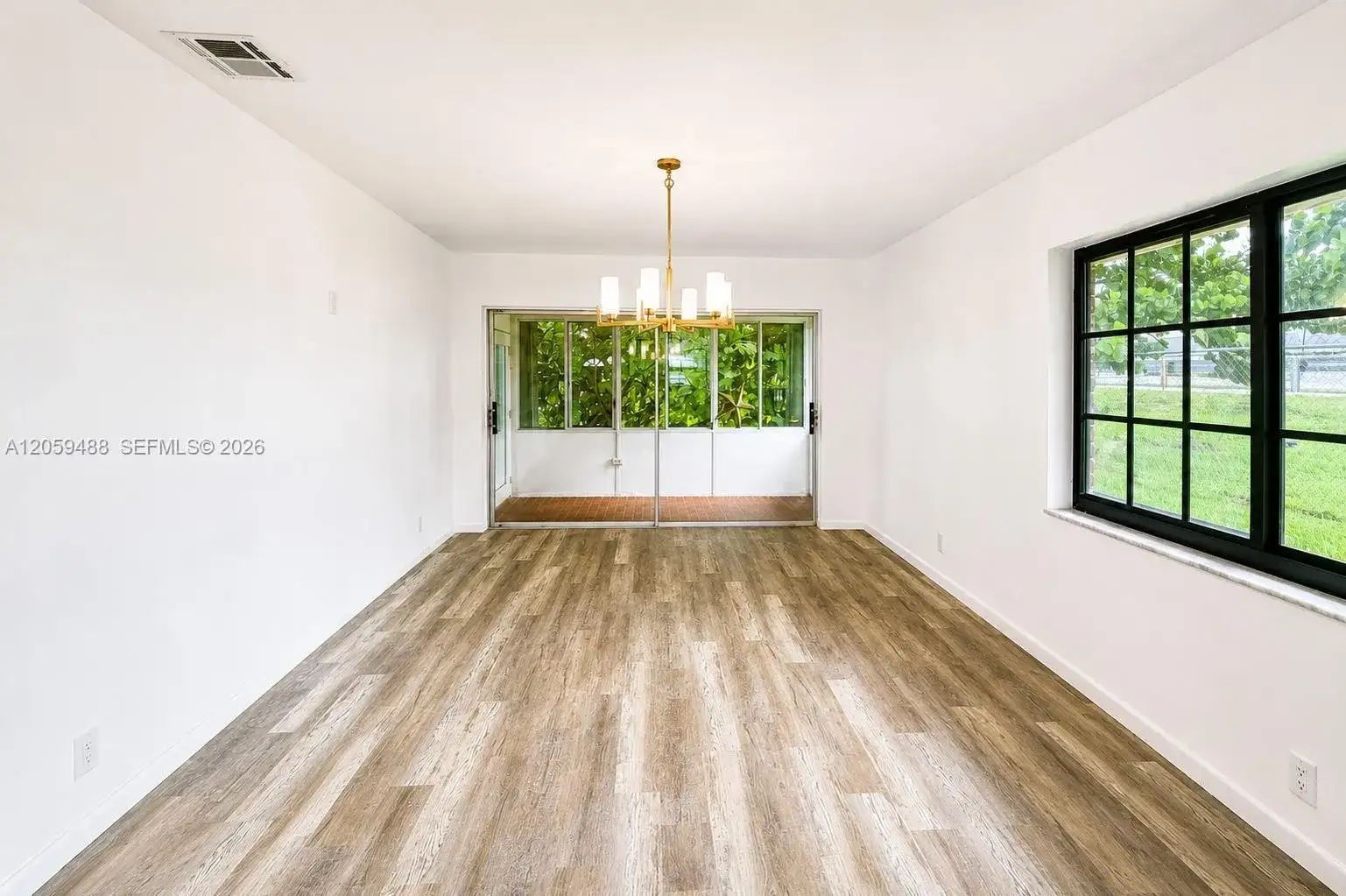 2401 NW 52nd St, Tamarac FL 33309 photo 4