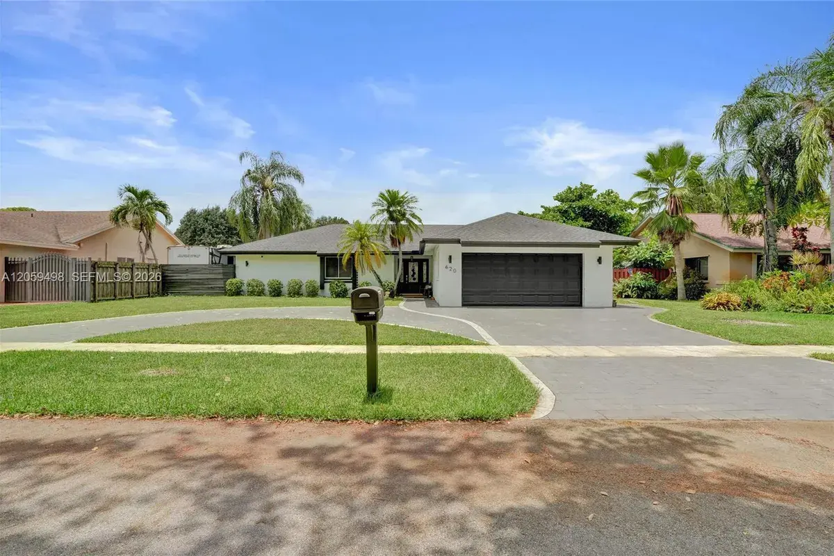 620 SW 100th Ave, Pembroke Pines FL 33025