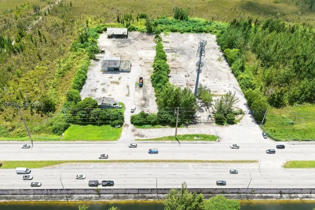 90 NW 137th Ave, Miami FL 33182