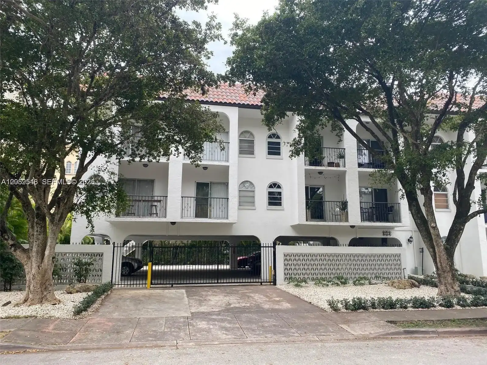 338 Majorca Ave # 207, Coral Gables FL 33134