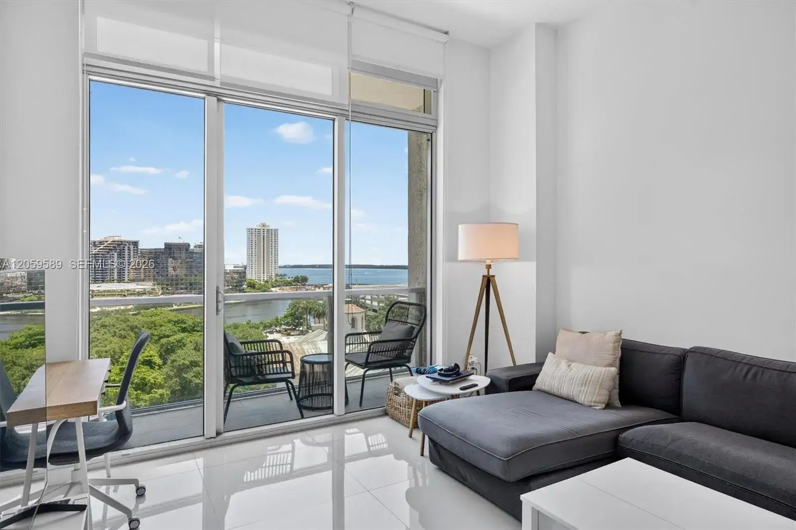 1 bedroom 1 bath Residential for sale at 500 Brickell Ave # 1100, Miami FL 33131