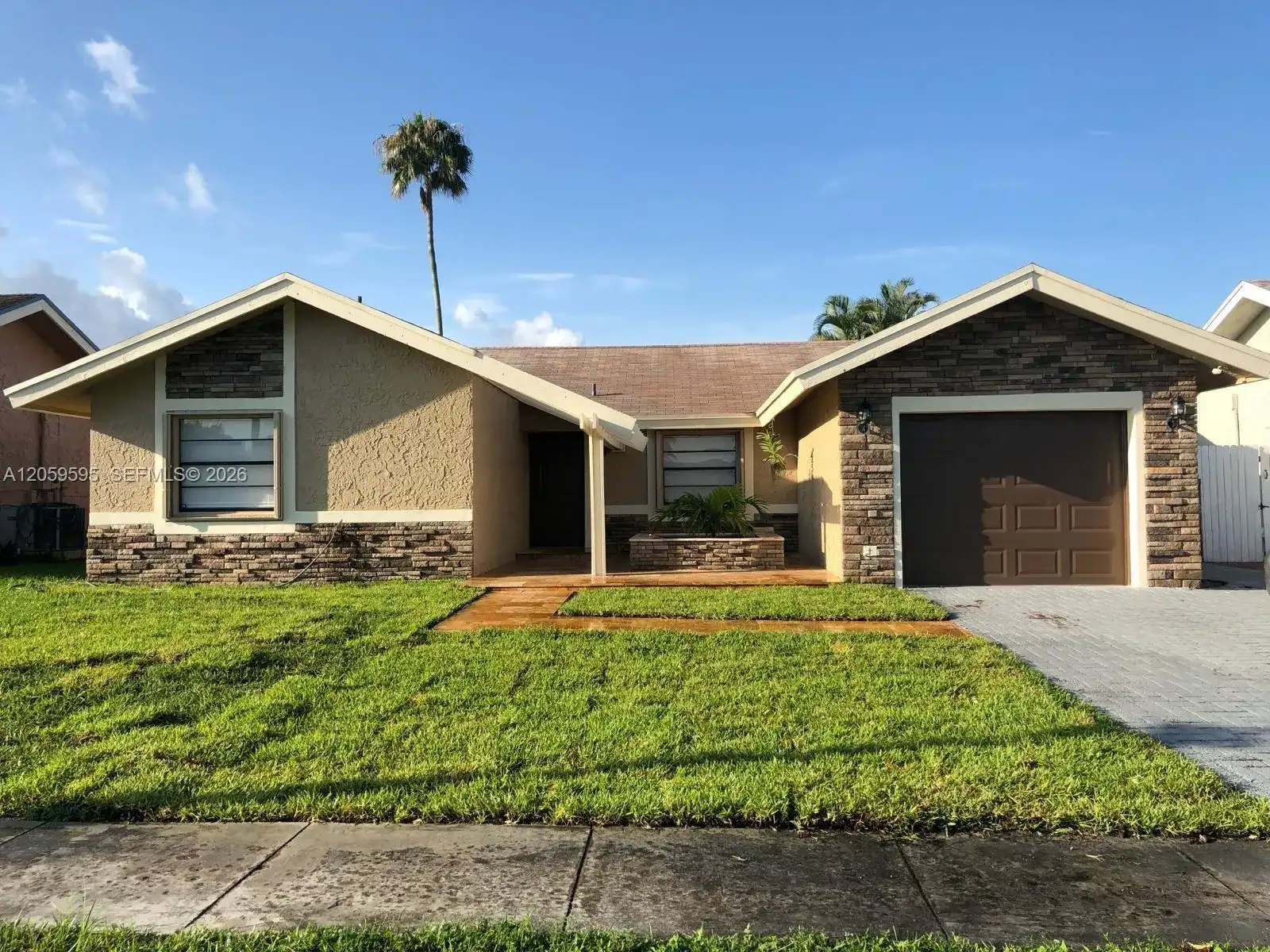 8204 SW 12th St, North Lauderdale FL 33068