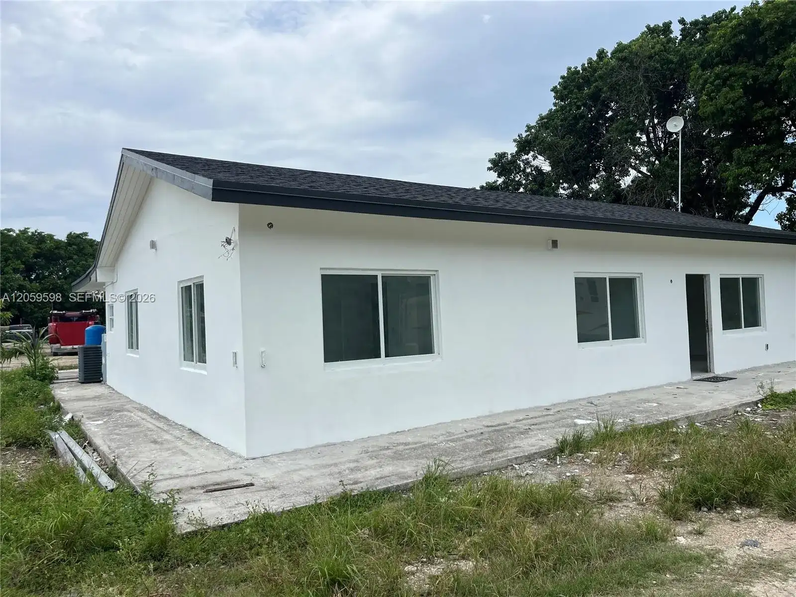15430 SW 194th Ave, Miami FL 33187 photo 2