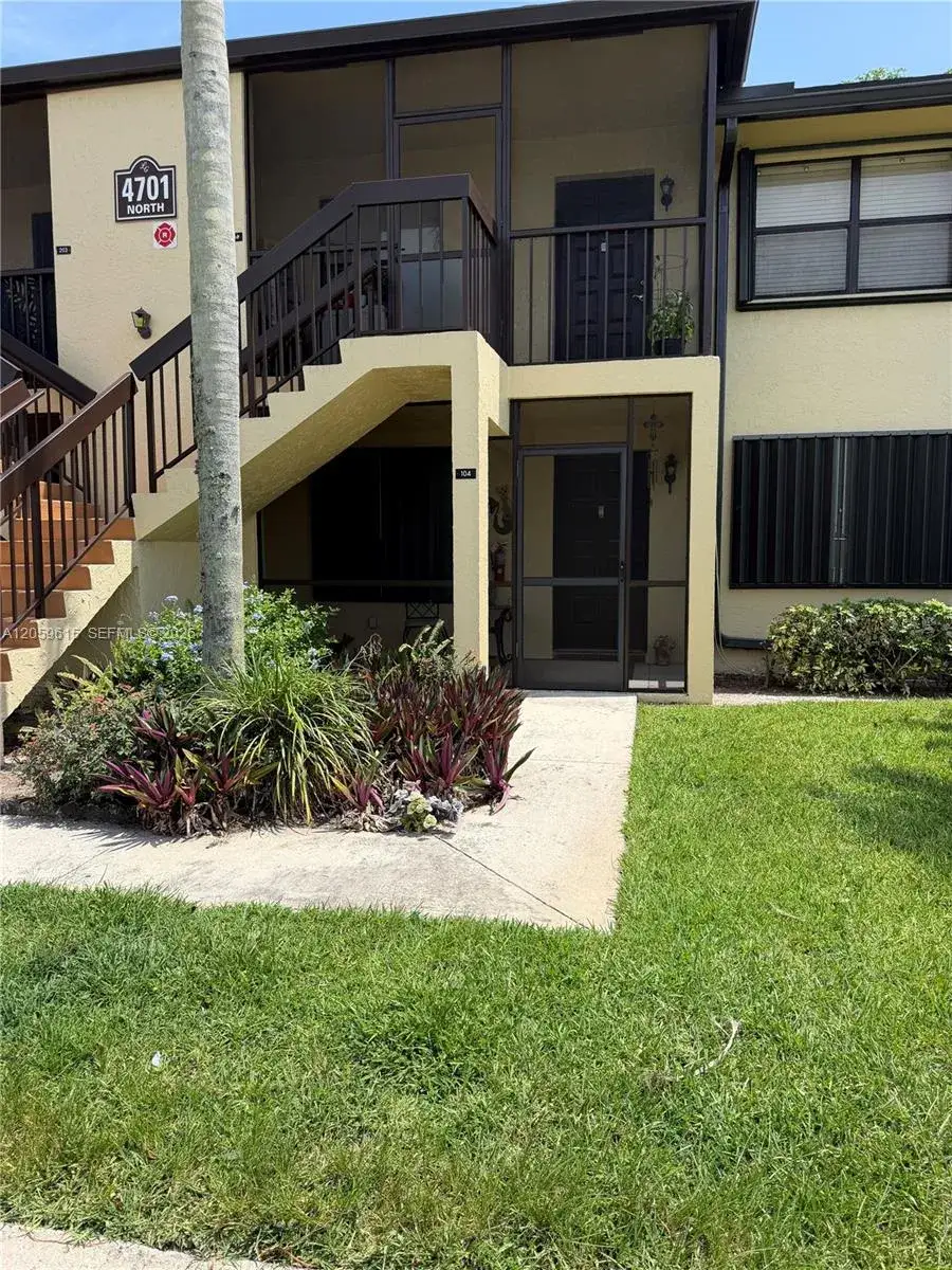 4701 E Lucerne Lakes Blvd E # 104, Lake Worth FL 33467