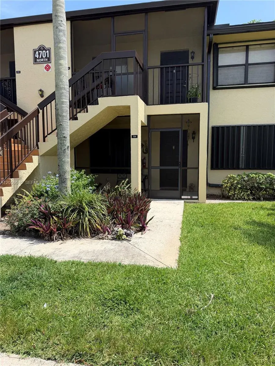 4701 E Lucerne Lakes Blvd E # 104, Lake Worth FL 33467