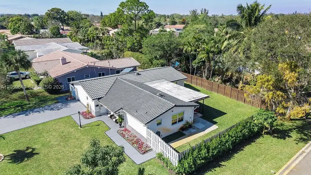 7501 NW 42nd St, Coral Springs FL 33065 photo 3