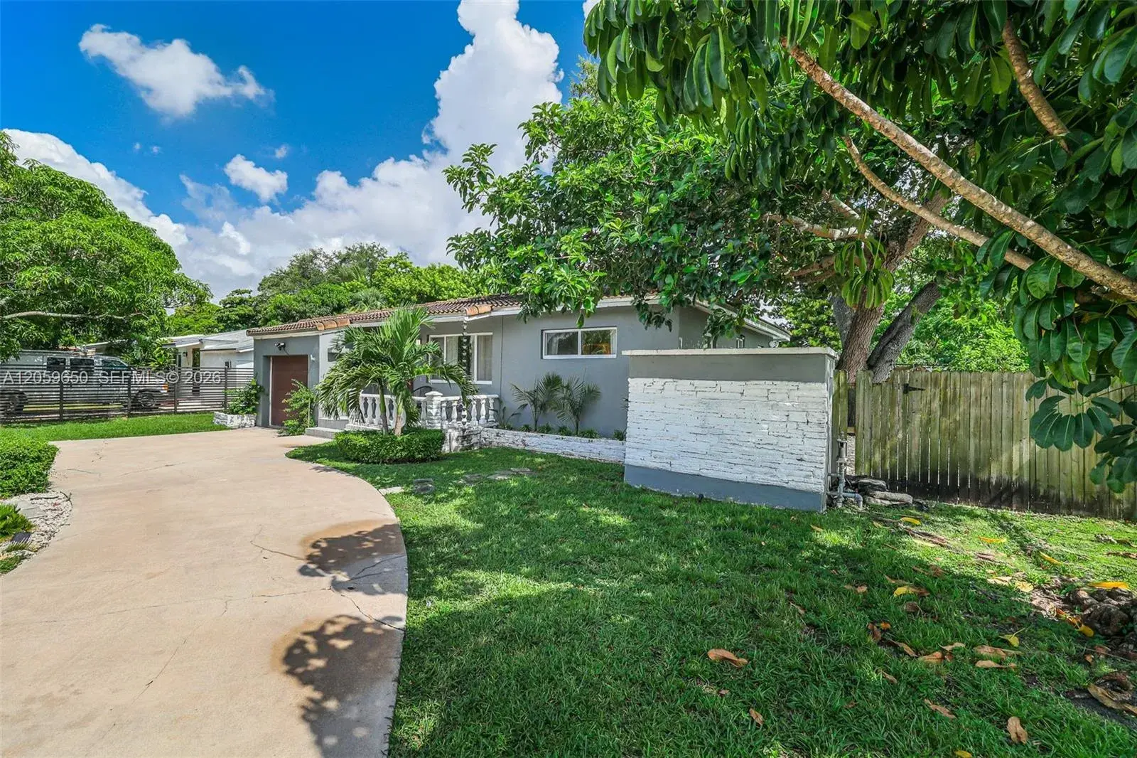 65 NW 116th St, Miami FL 33168