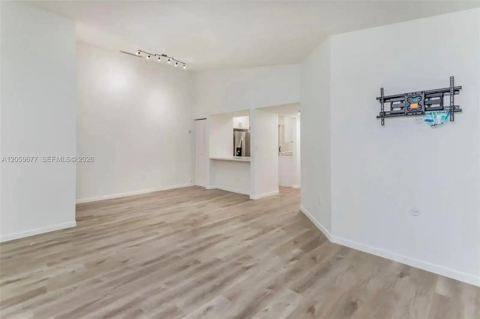 931 NE 199th St # 22, Miami FL 33179 photo 5