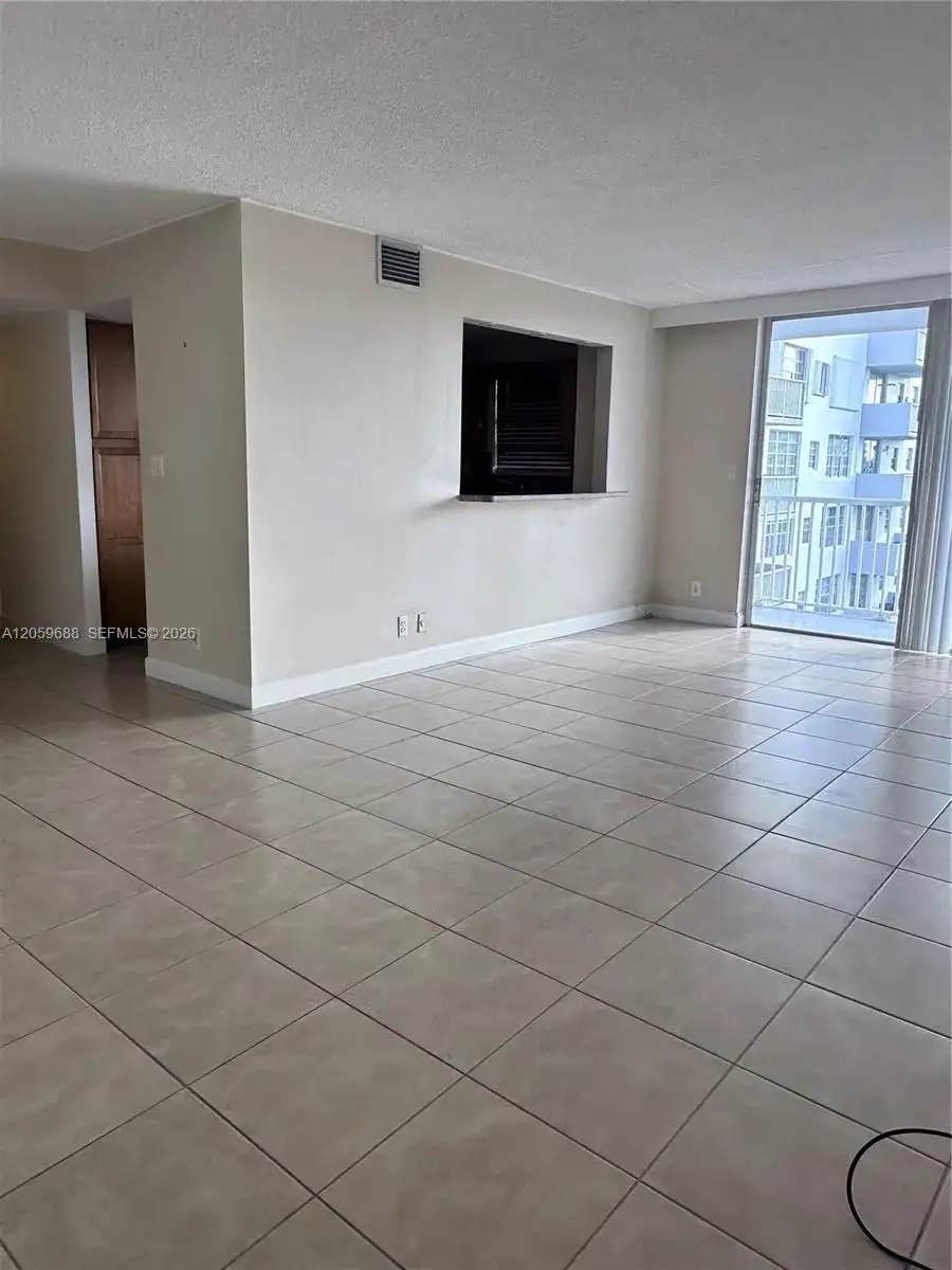 137 Golden Isles Dr # 512, Hallandale Beach FL 33009 photo 3