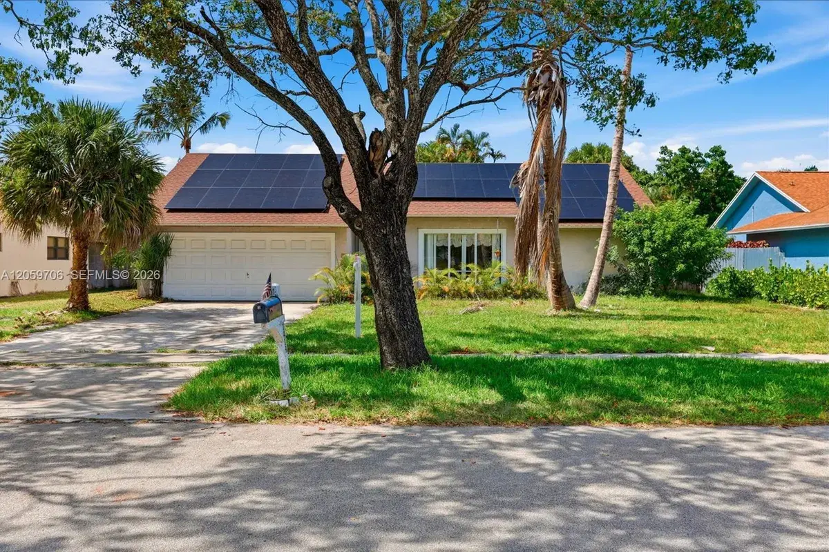 1419 Hummingbird Dr, Delray Beach FL 33444