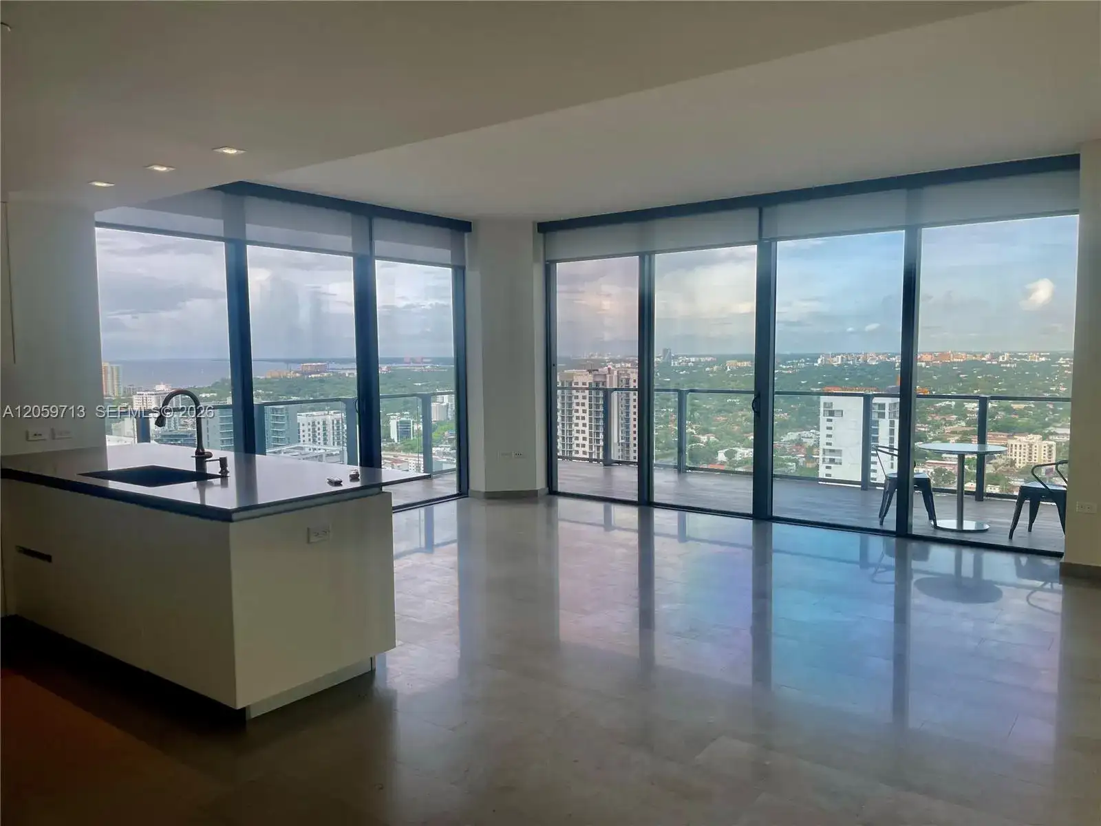 88 SW 7th St # 2902, Miami FL 33130 photo 2