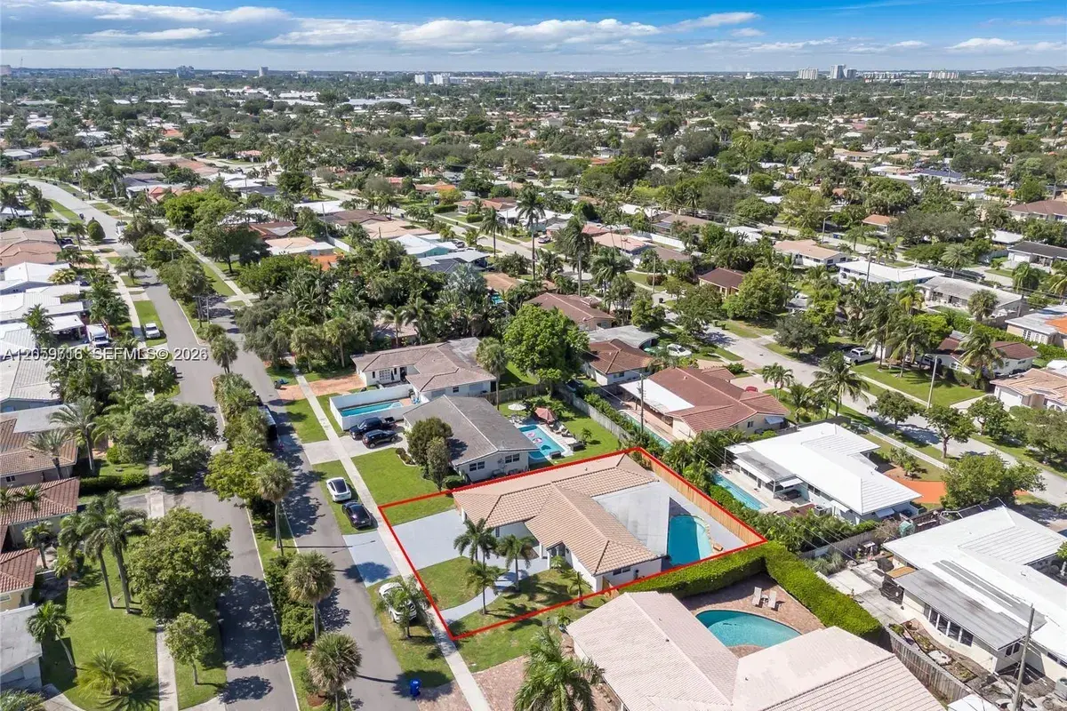 2185 Imperial Point Dr, Fort Lauderdale FL 33308