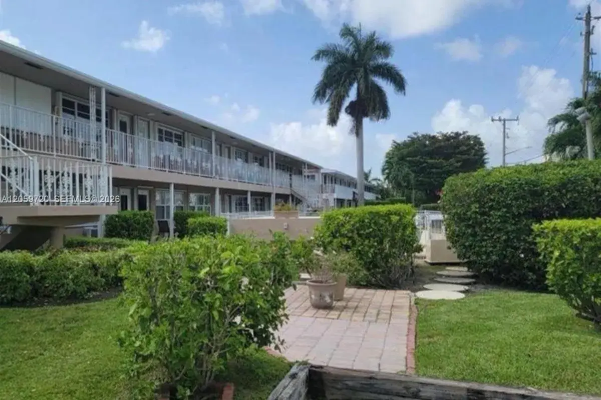 500 Layne Blvd # 14, Hallandale Beach FL 33009