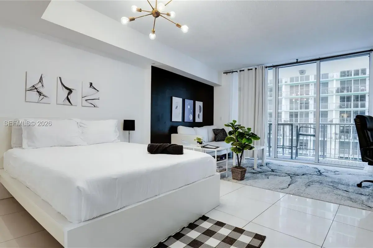 1750 N Bayshore # 2507, Miami FL 33132
