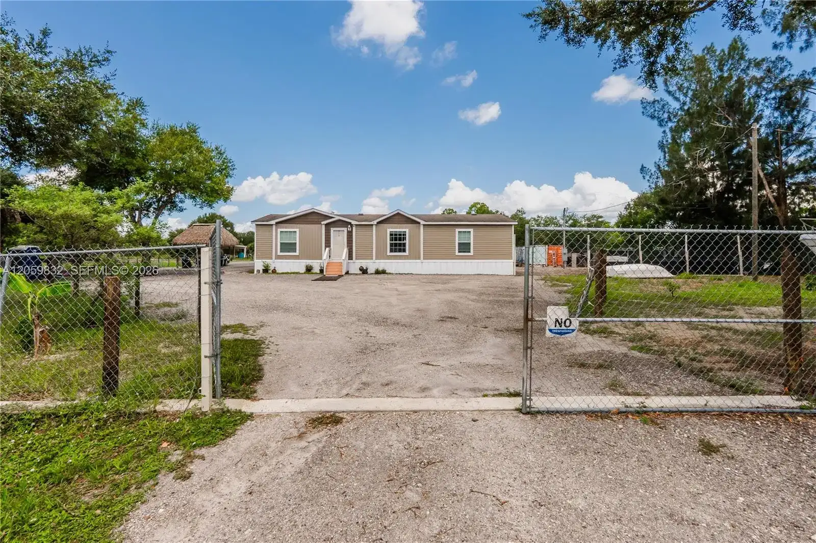 130 S Nogal ST, Clewiston FL 33440 photo 3