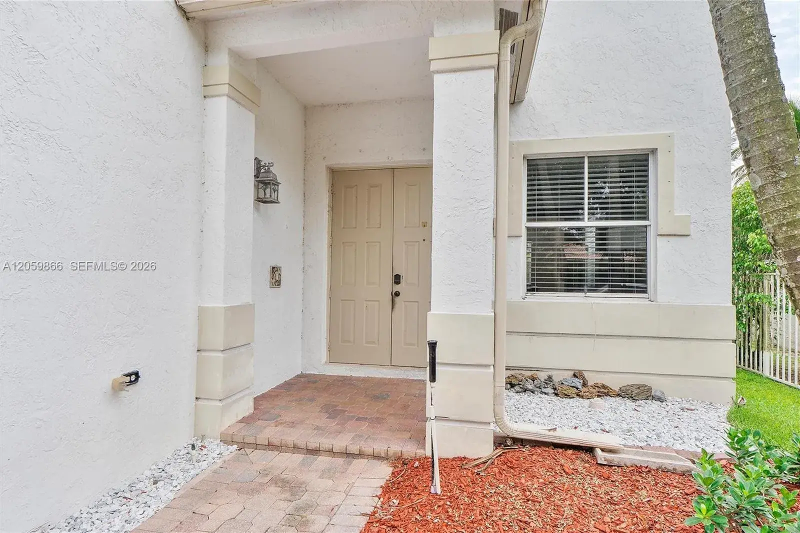 4389 Laurel Ridge Cir, Weston FL 33331