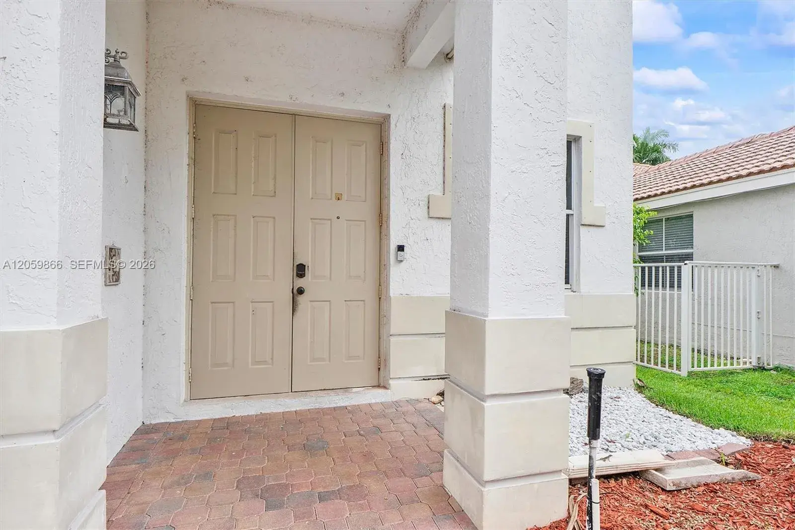 4389 Laurel Ridge Cir, Weston FL 33331
