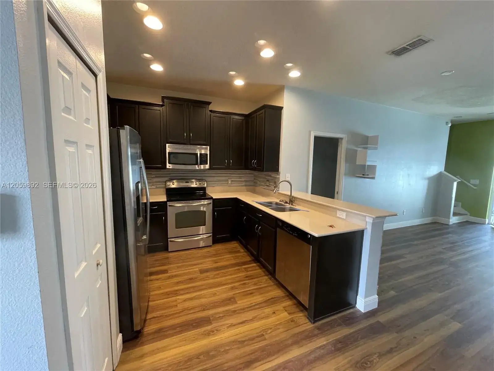 9038 Shepton Street, Orlando FL 32825 photo 4