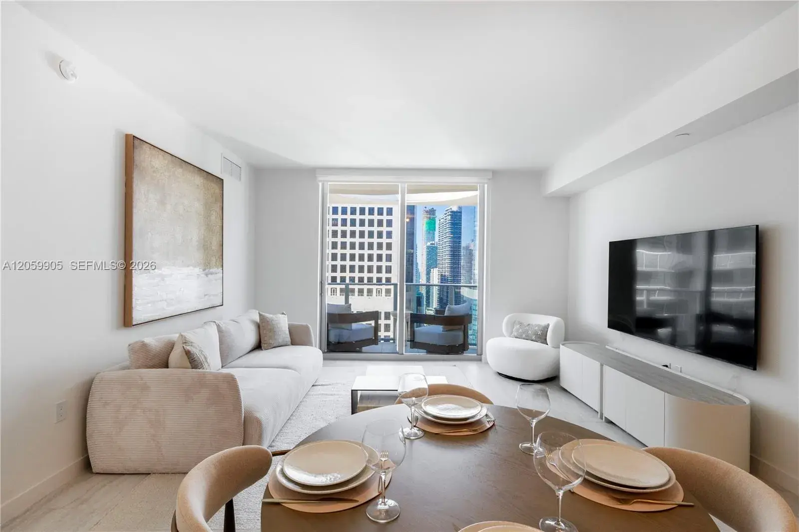 1 bedroom 1 bath Residential for sale at 77 SE 5TH ST # 3914, Miami FL 33131