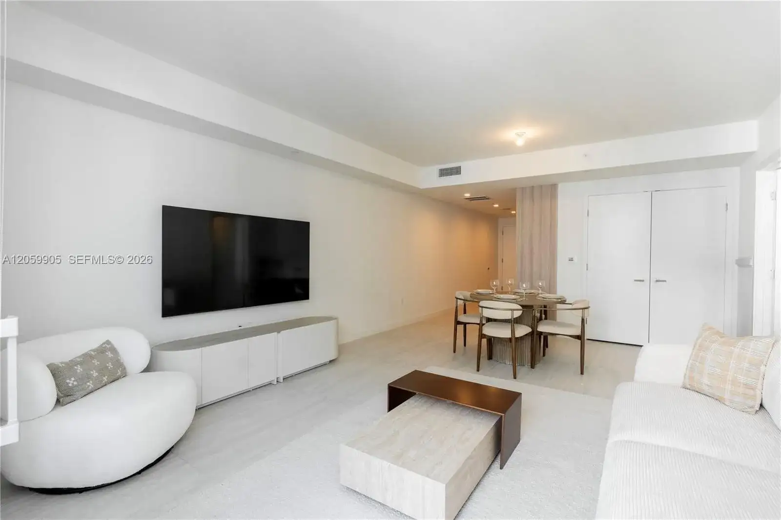 77 SE 5TH ST # 3914, Miami FL 33131 photo 3