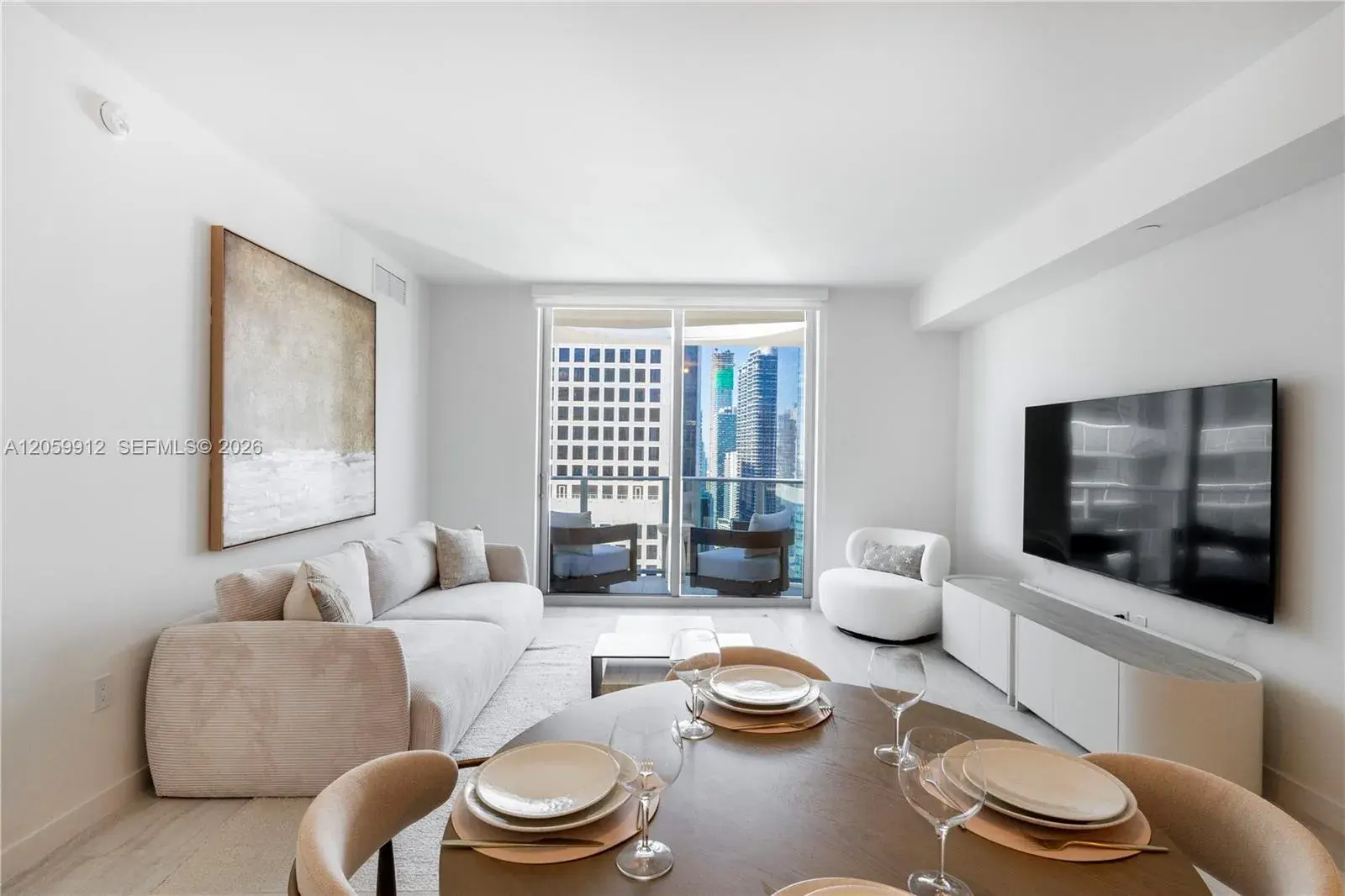 1 bedroom 1 bath Residential for sale at 77 SE 5th St # 3308, Miami FL 33131