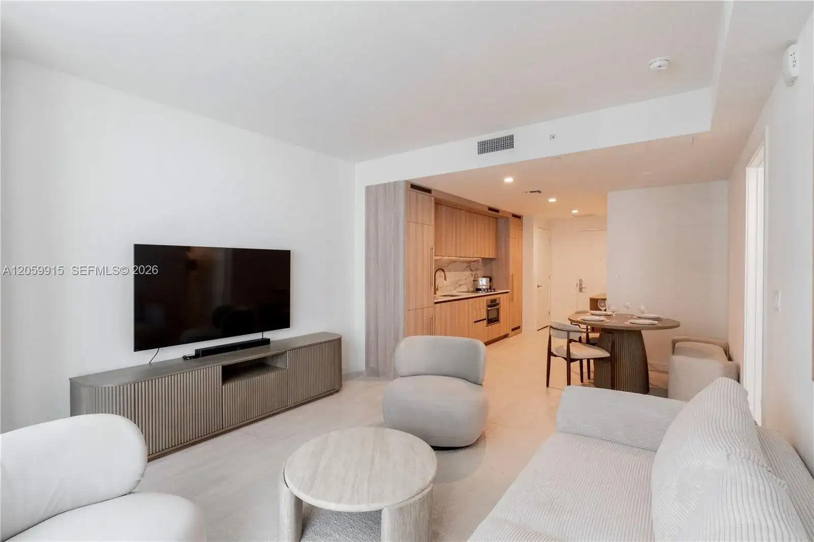 77 SE 5th St # 1910, Miami FL 33131 photo 3