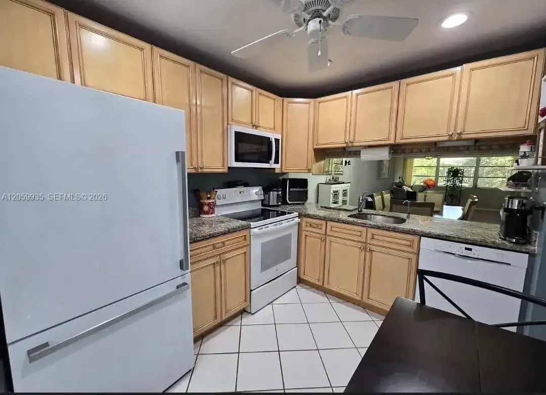 1103 Bahama Bnd # H2, Coconut Creek FL 33066 photo 5