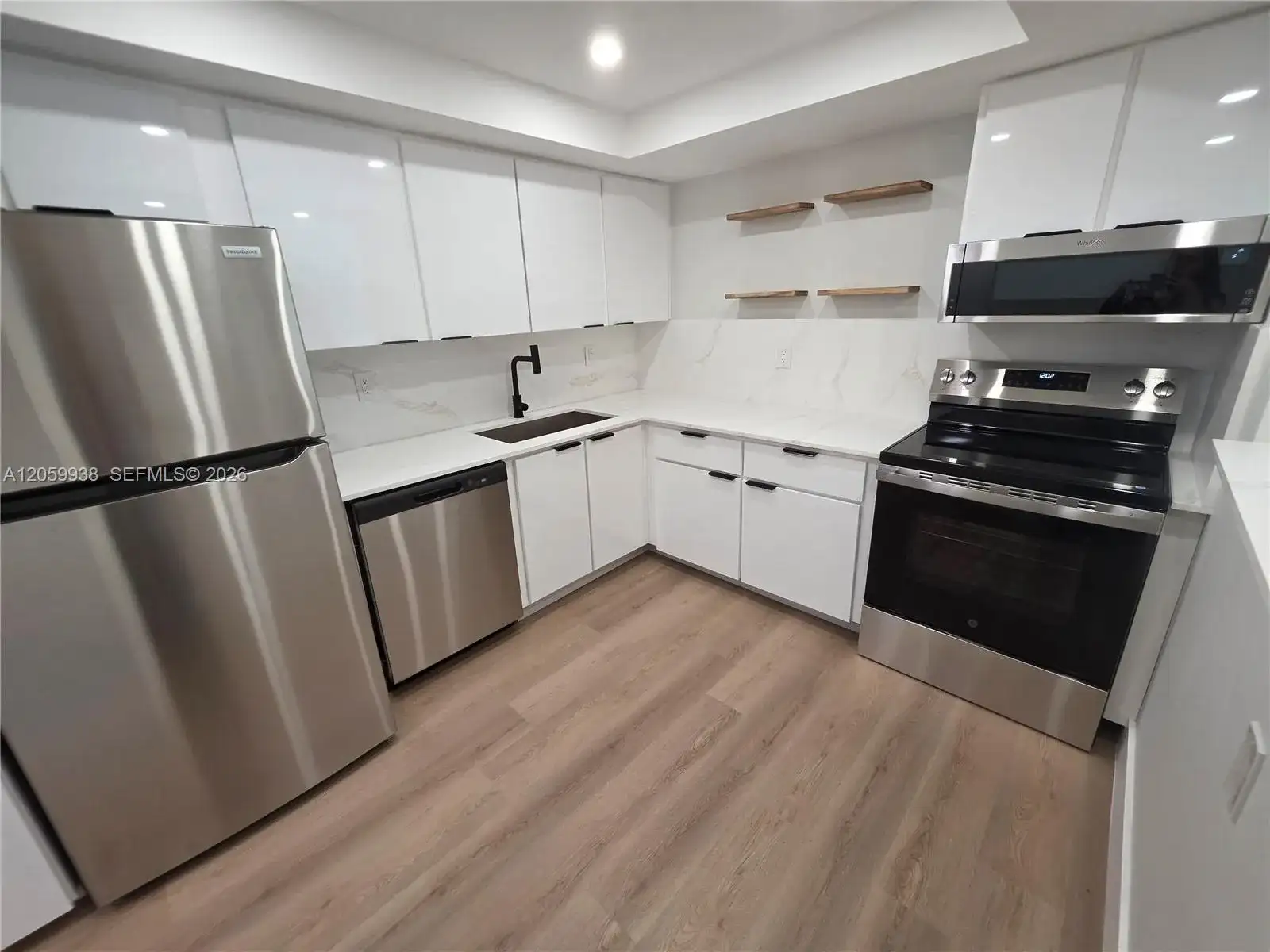 501 Three Islands Blvd # 112, Hallandale Beach FL 33009 photo 4