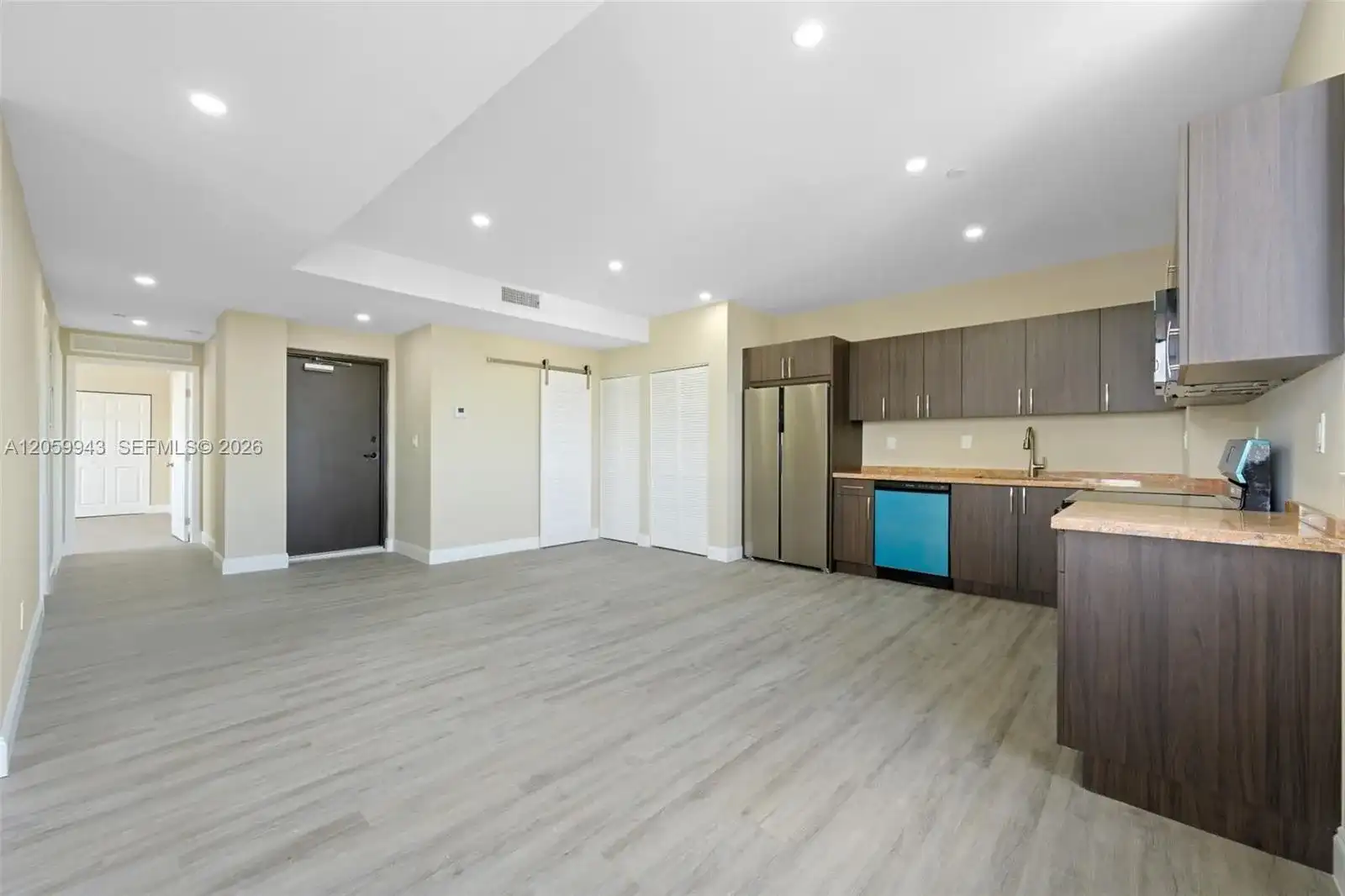 1020 NW 2 AV # 401, Hallandale Beach FL 33009