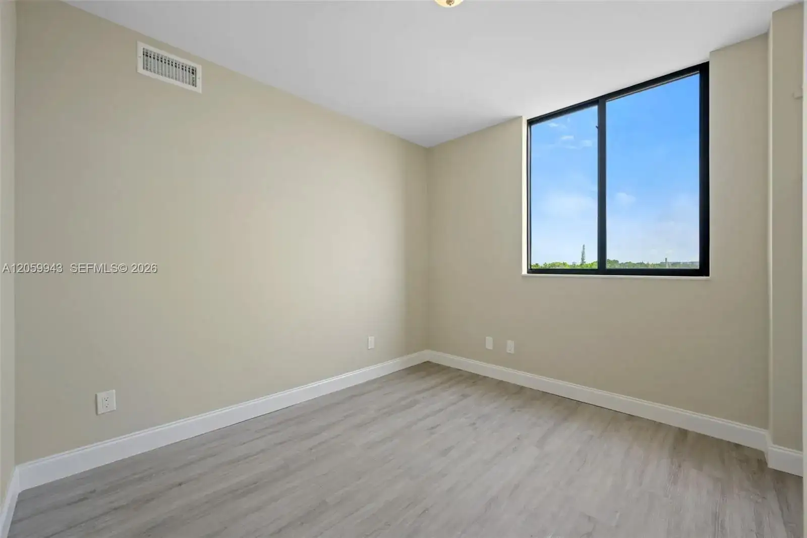 1020 NW 2 AV # 401, Hallandale Beach FL 33009 photo 3