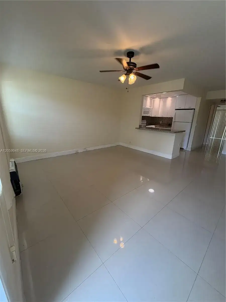 421 Tilford T # 421, Deerfield Beach FL 33442 photo 3