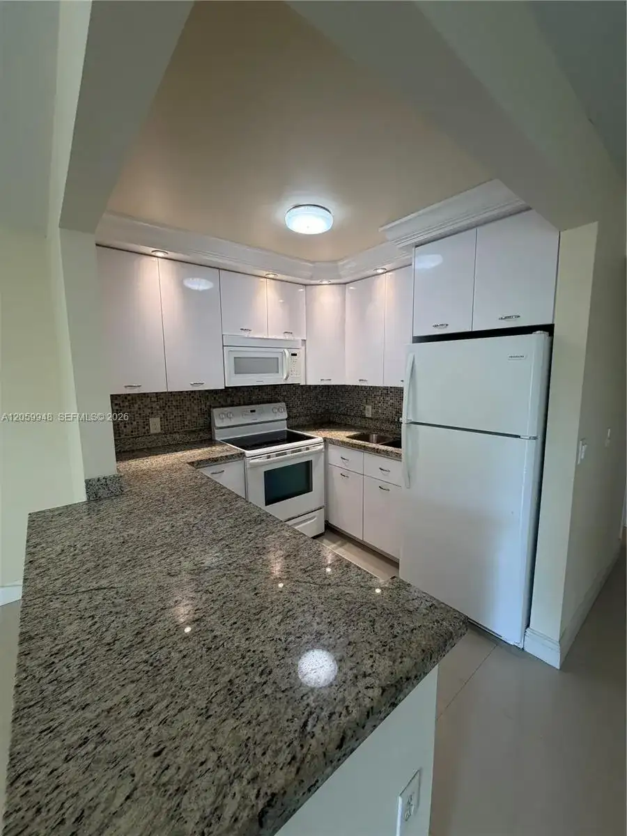 421 Tilford T # 421, Deerfield Beach FL 33442 photo 5