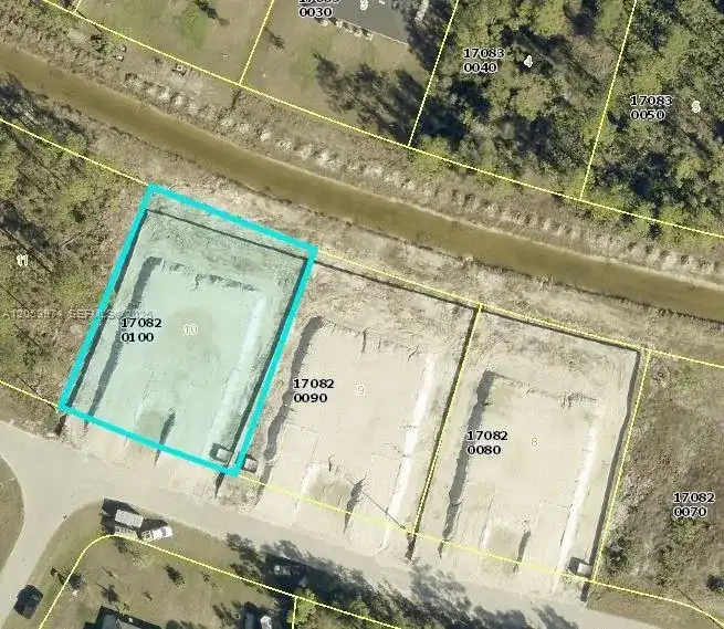 1946 Victor Ln, Lehigh Acres FL 33972